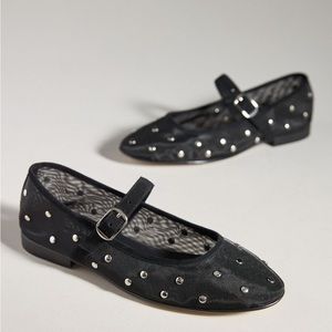 JEFFERY CAMPBELL STUDD FLATS • 8.5